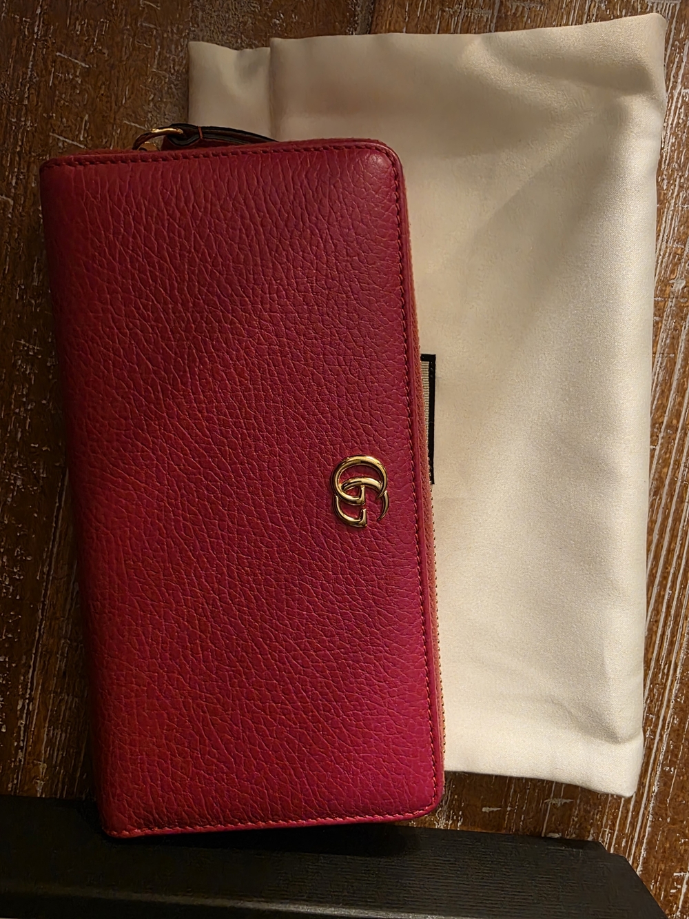 Gucci GG Marmont Leather Zip Around Wallet - Picture 2 of 4